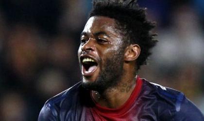 Alex Song và kỷ lục bất bại khó tin ở Barca